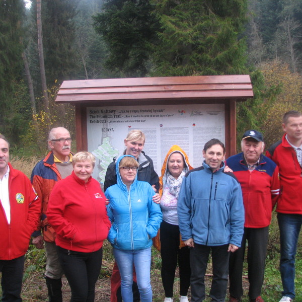 Szkolenie przewodników i członków Karpackiego Stowarzyszenia Turystyczno – Kulturalnego  -  Szlakiem Kolonizacji Józefińskiej i Szlakiem Naftowym w dniu 21.10.2017 r. 