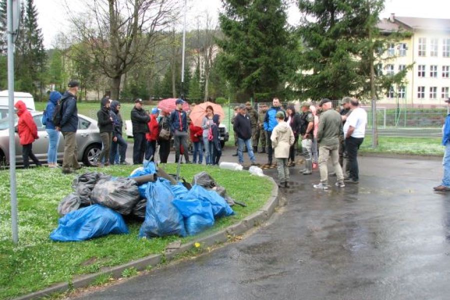 Sprzątanie rzeki Strwiąż